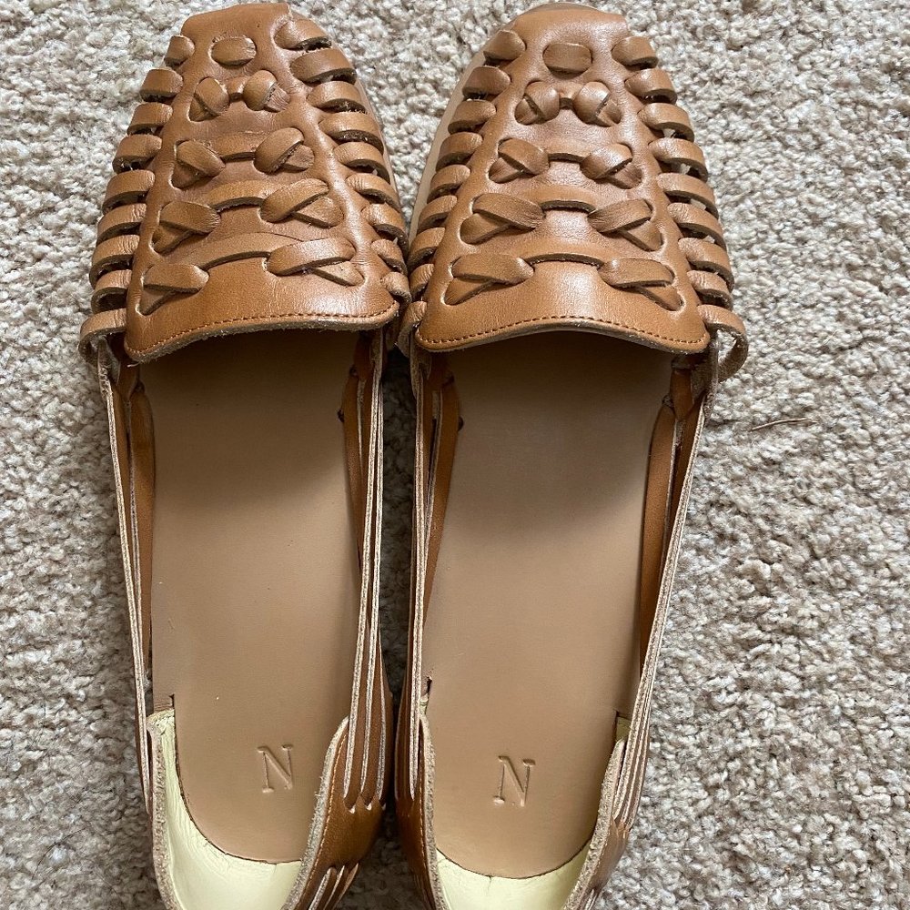 Nisolo Ecuador huaraches in almond, size 8.5